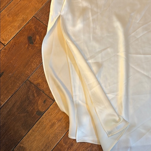 E.ssue Elegant Cream silky skirt sz med - Picture 3 of 5